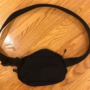 Lululemon Everywhere Belt Bag 1L, Black